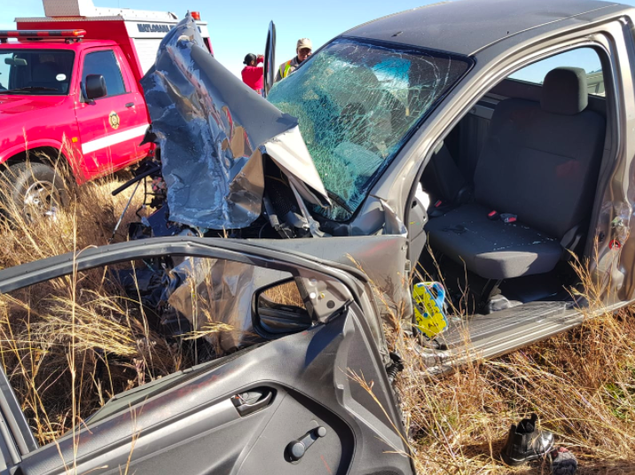 Head-on collision leaves one dead, two injured on the R30 outside of ...